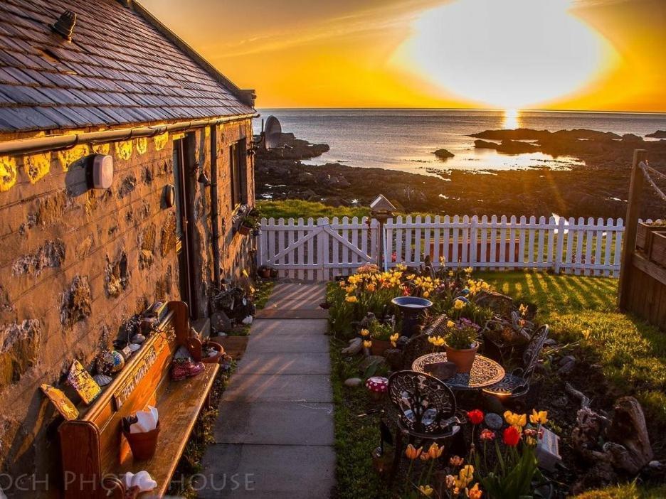 Pew With A View - Seafront Cottages Sandhaven Номер фото